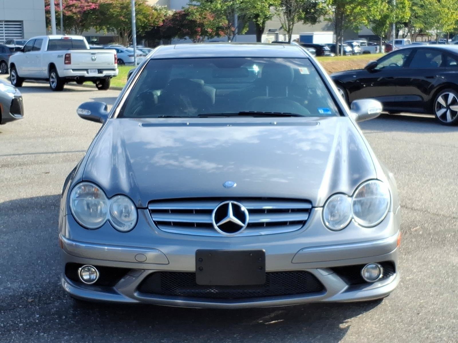 Used 2009 Mercedes-Benz CLK 350 Coupe image 2