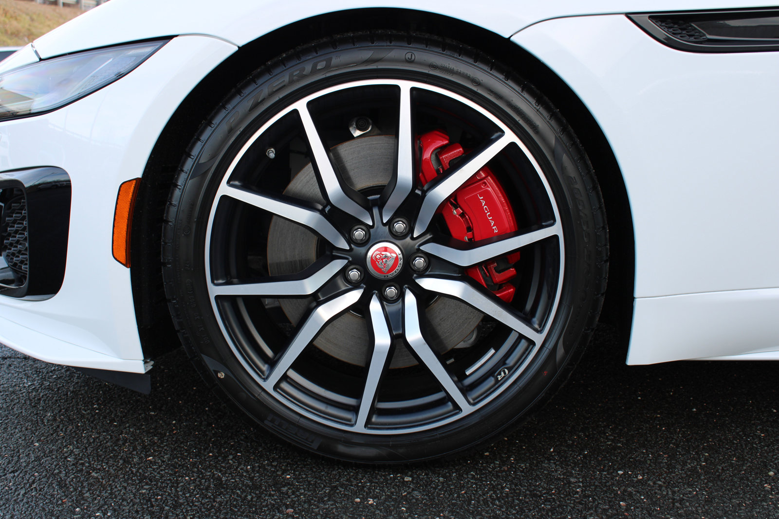 New 2023 Jaguar F-TYPE R image 9