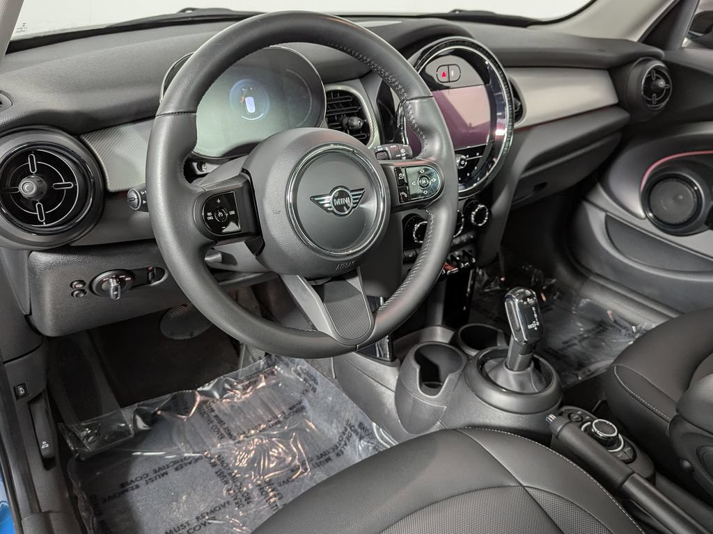 Used 2022 MINI Cooper 4-Door Hardtop FWD image 14