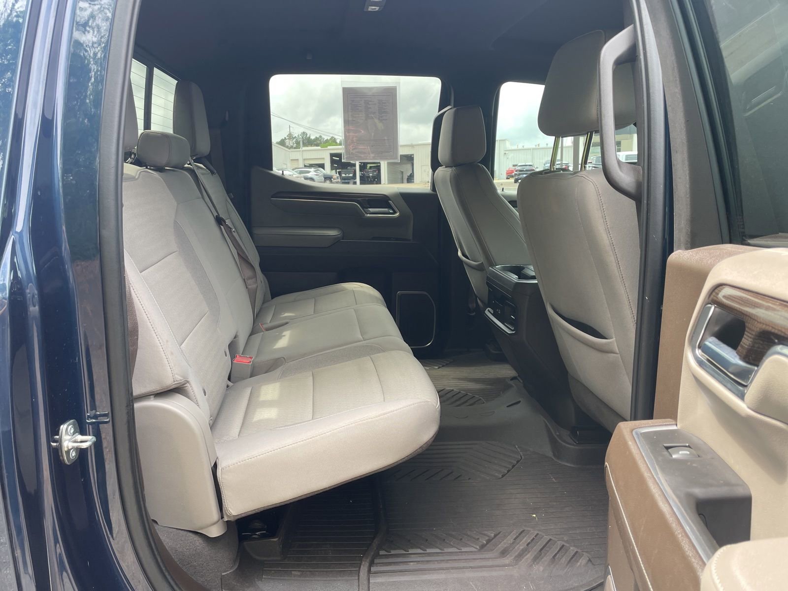 Used 2023 Chevrolet Silverado 1500 LT image 29