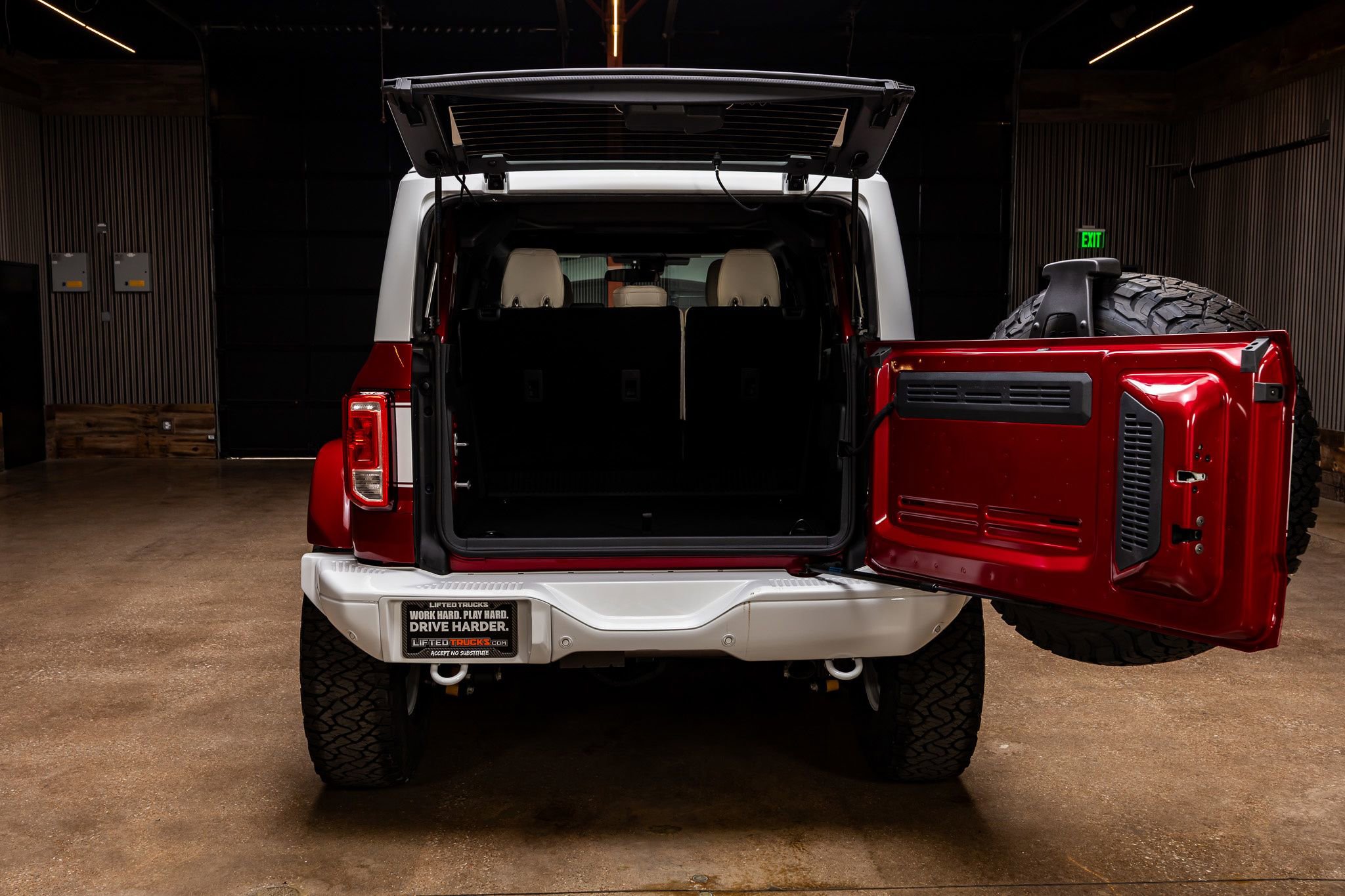 Used 2025 Ford Bronco Heritage Edition AWD/4WD image 9