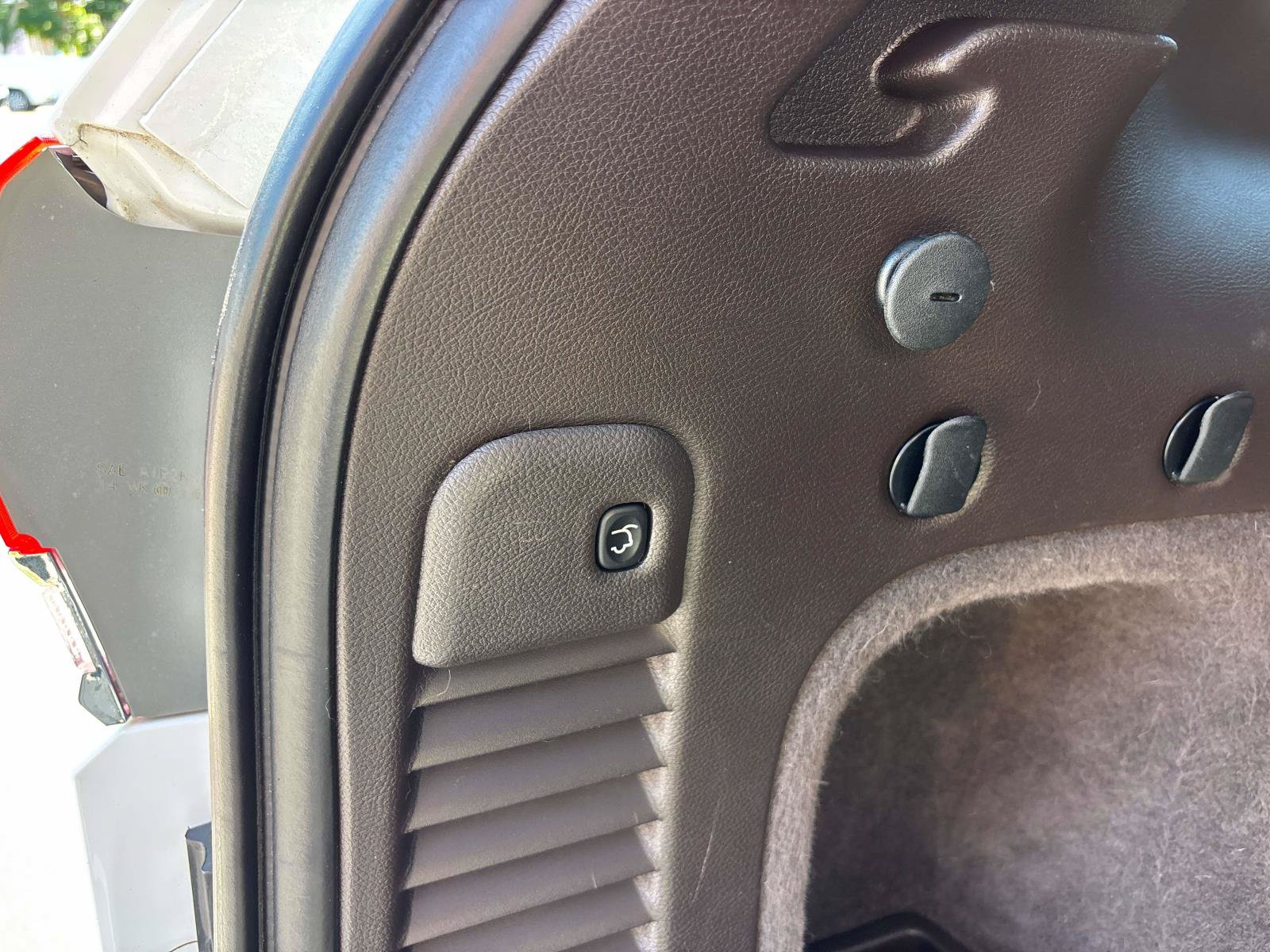 Used 2019 Jeep Grand Cherokee Overland AWD/4WD image 7