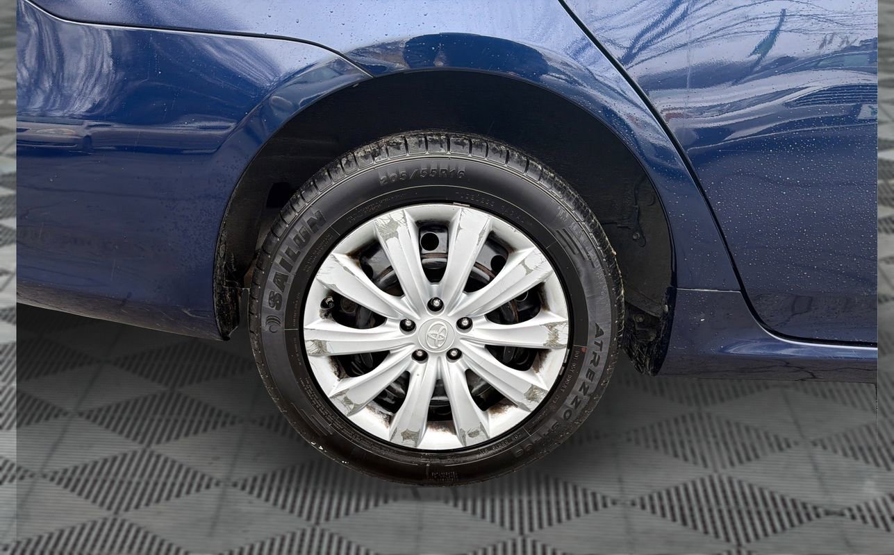 Used 2012 Toyota Corolla LE image 32