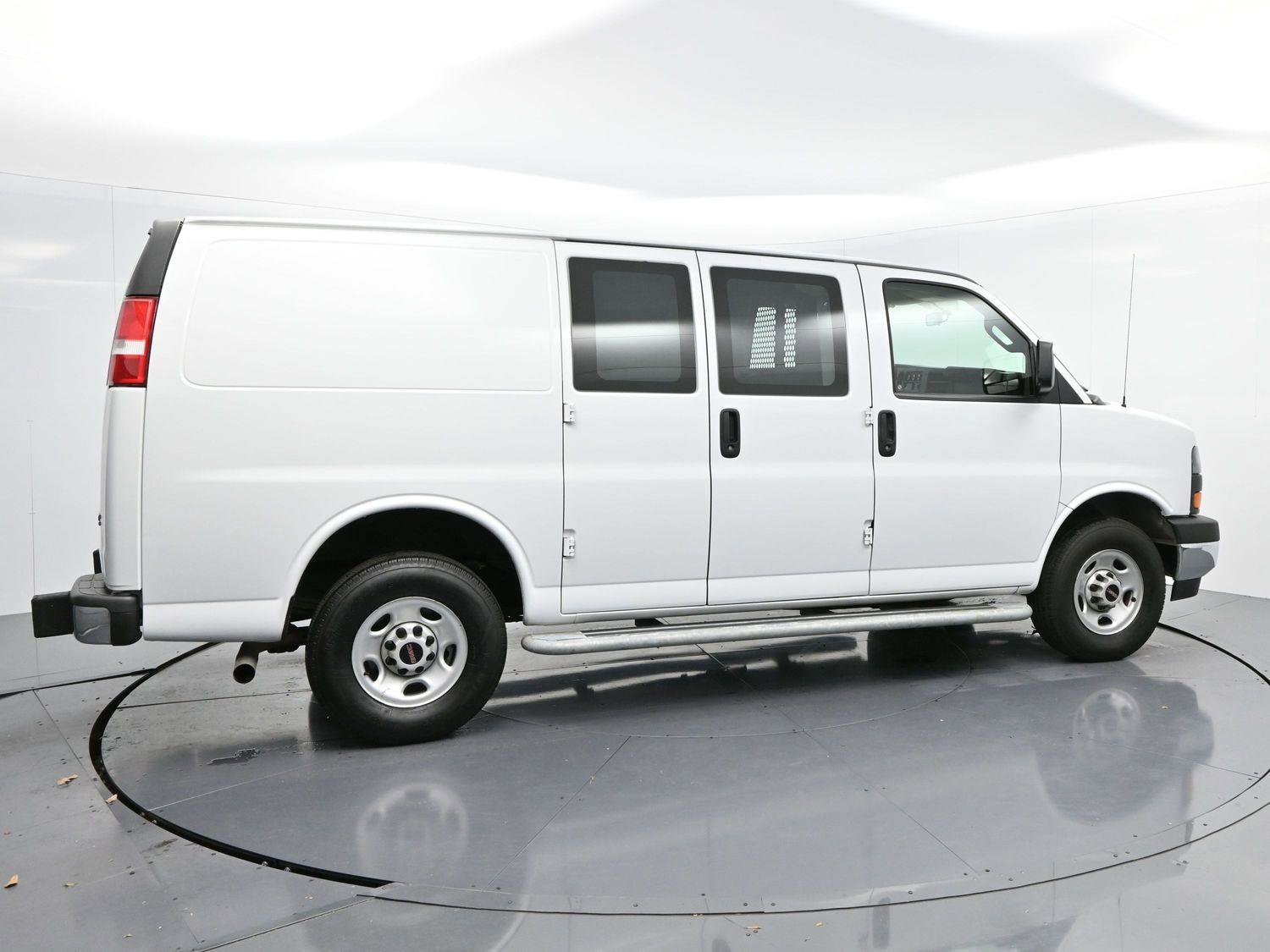 Used 2023 GMC Savana 2500 w/ Driver Convenience Package image 8