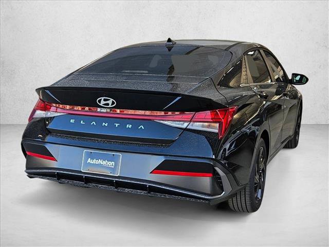 New 2026 Hyundai Elantra SEL Sport Premium image 2