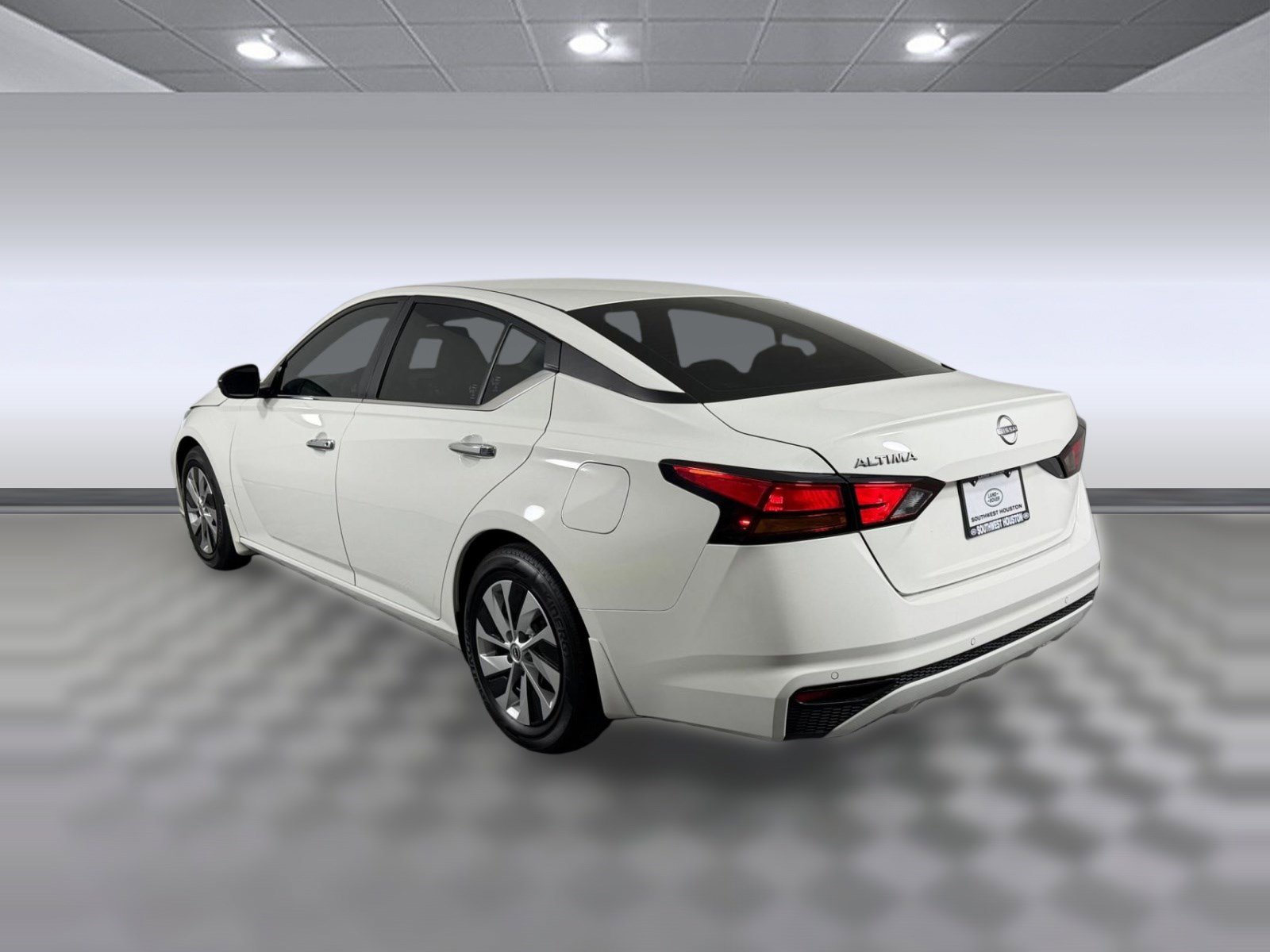 Used 2024 Nissan Altima 2.5 S image 3