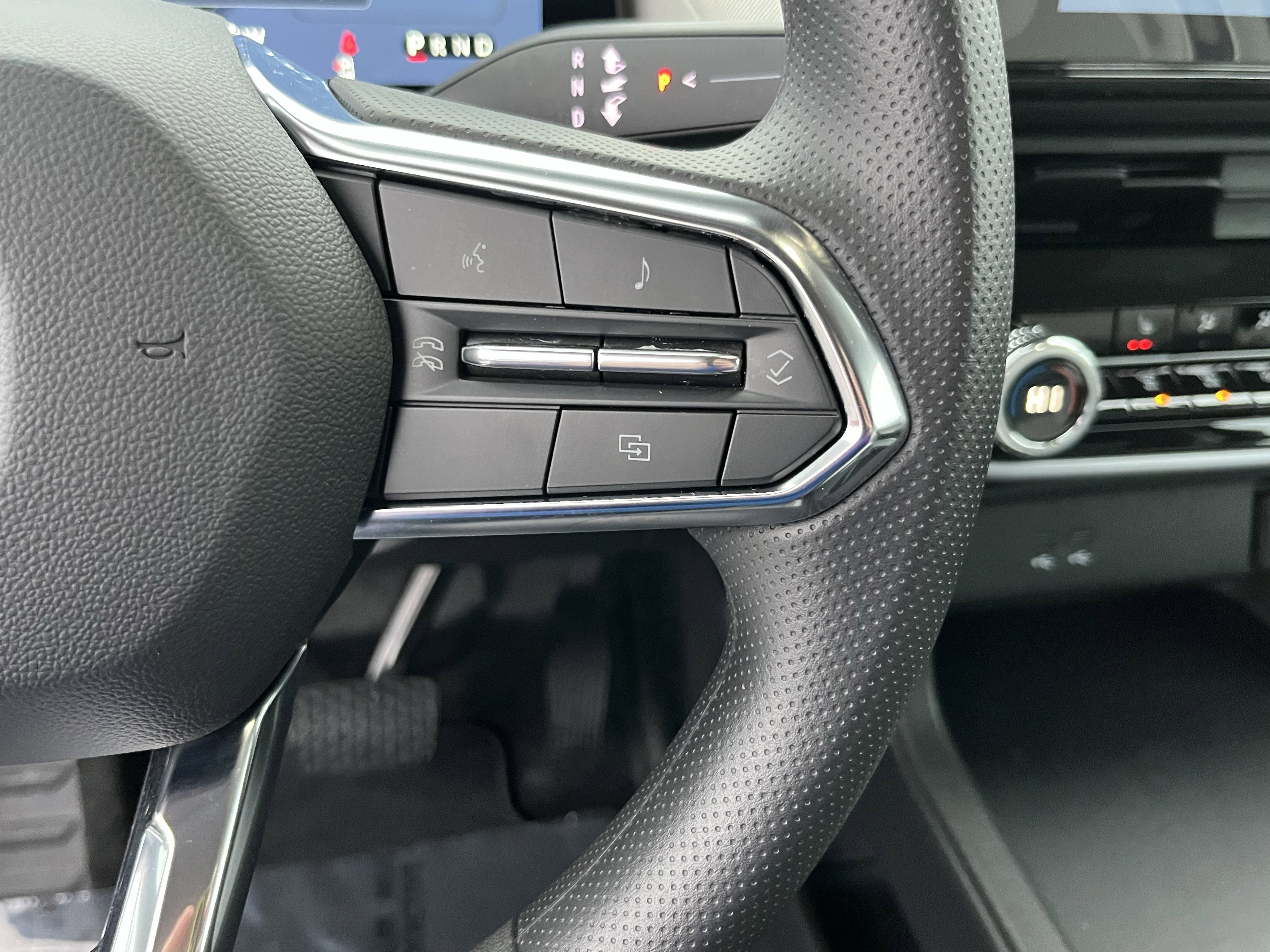 Used 2025 Honda Prologue EX image 19