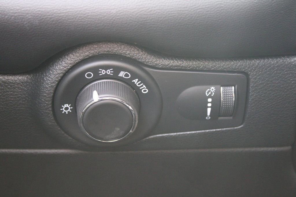 Used 2024 Dodge Durango R/T w/ Blacktop Package image 12