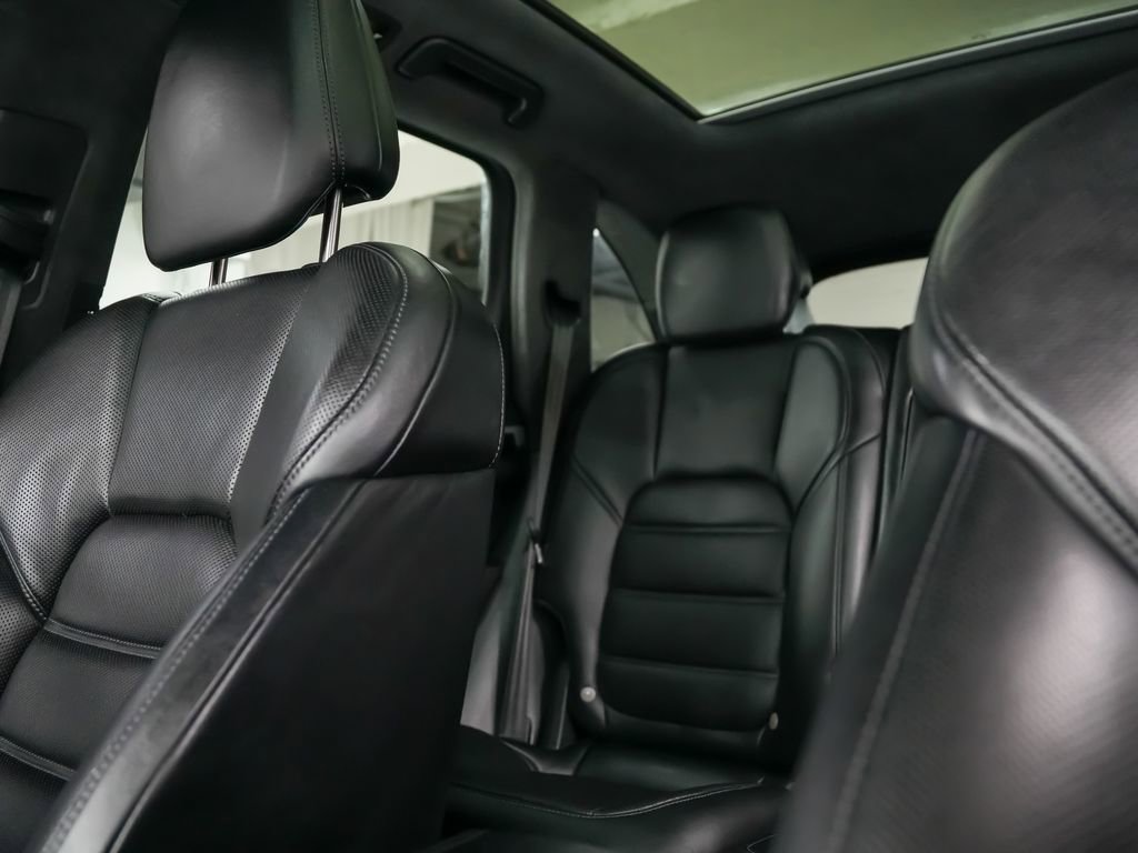 Certified 2017 Porsche Cayenne Turbo AWD/4WD image 36