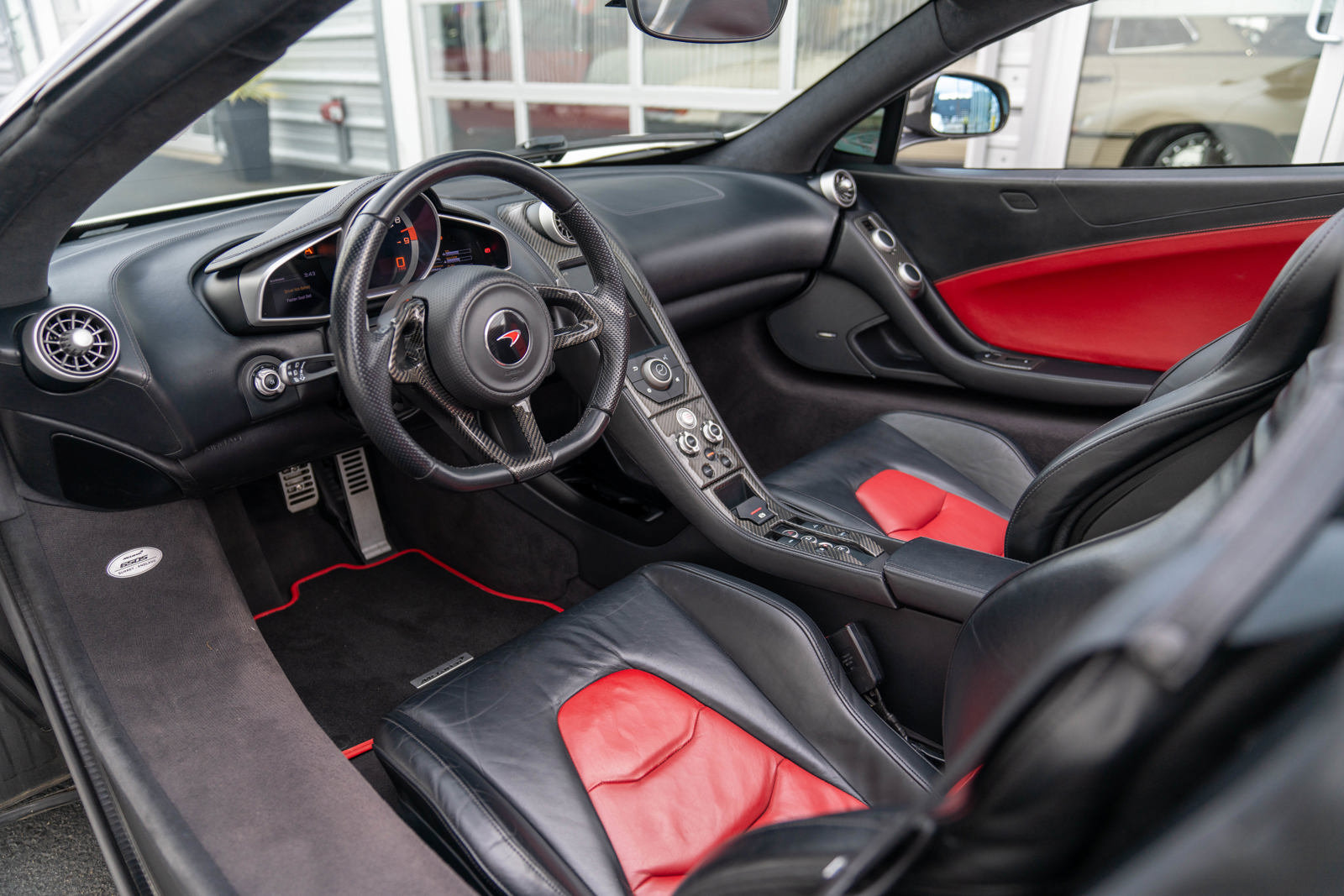 Used 2016 McLaren 650S Spider RWD image 21