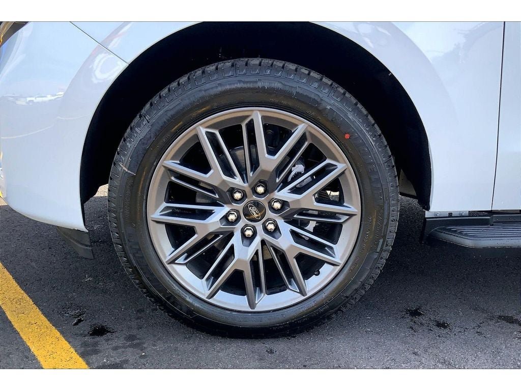 New 2026 Ford Expedition Max Platinum w/ Stealth Appearance Package AWD/4WD image 13