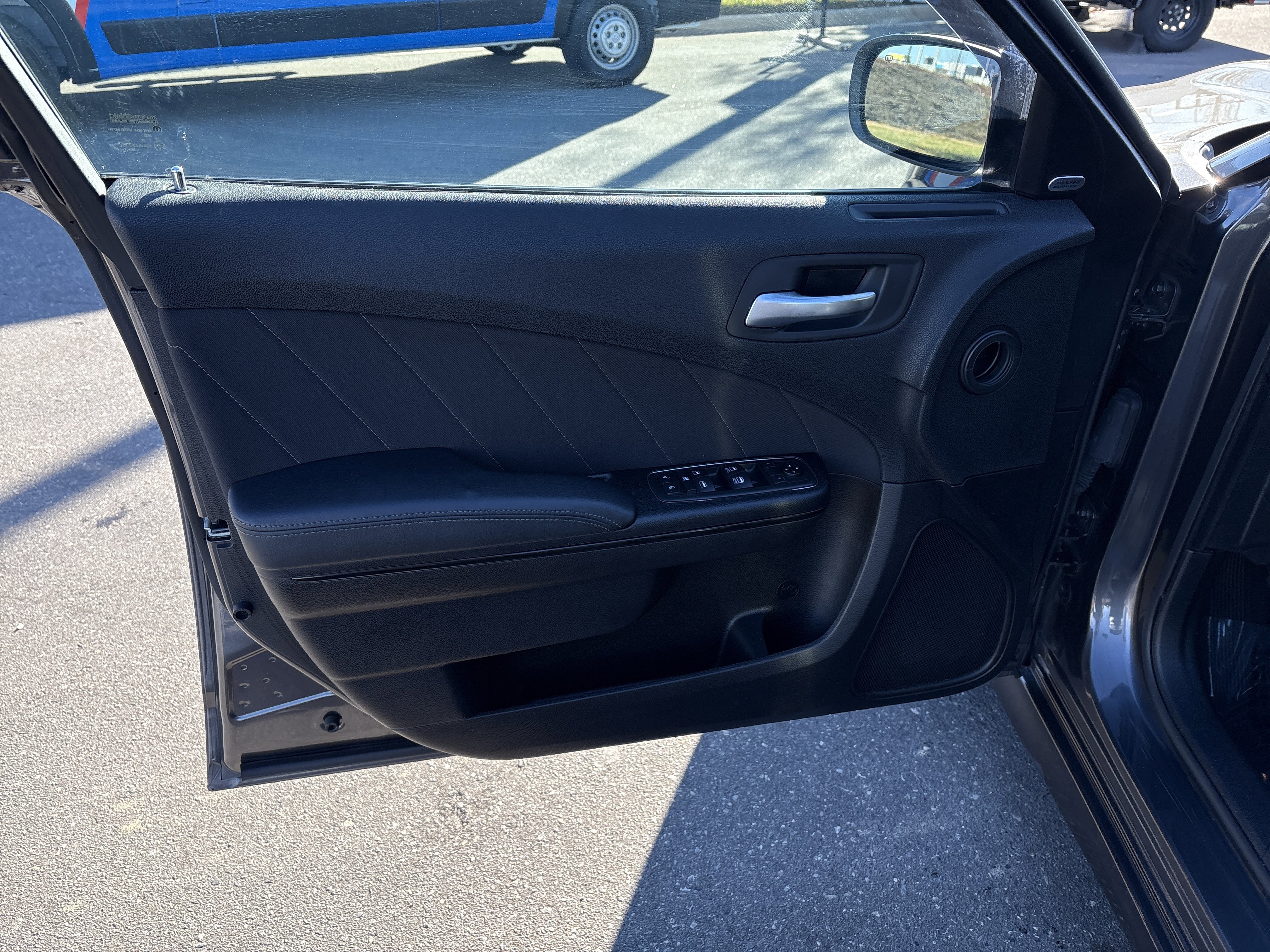 Used 2020 Dodge Charger R/T w/ Blacktop Package image 15