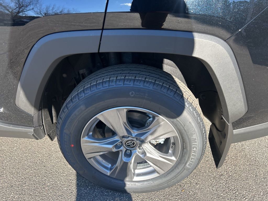 New 2025 Toyota RAV4 XLE image 15