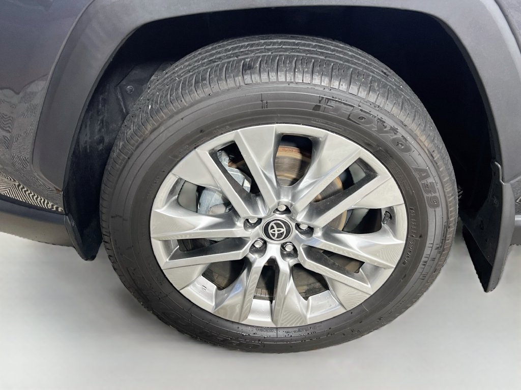 Used 2025 Toyota RAV4 XLE Premium FWD image 11