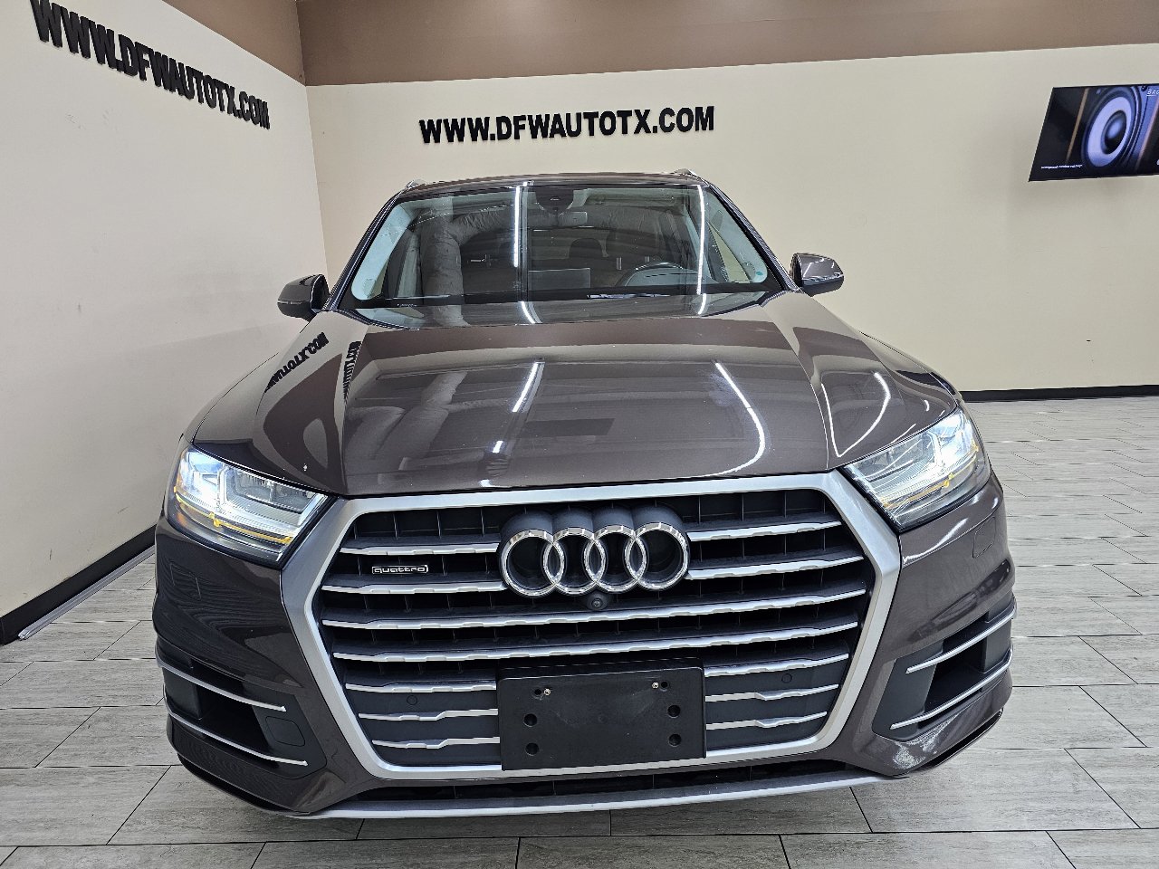 Used 2018 Audi Q7 3.0T Prestige image 3