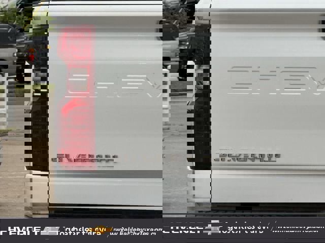 Used 2024 Chevrolet Silverado 2500 LT AWD/4WD image 9