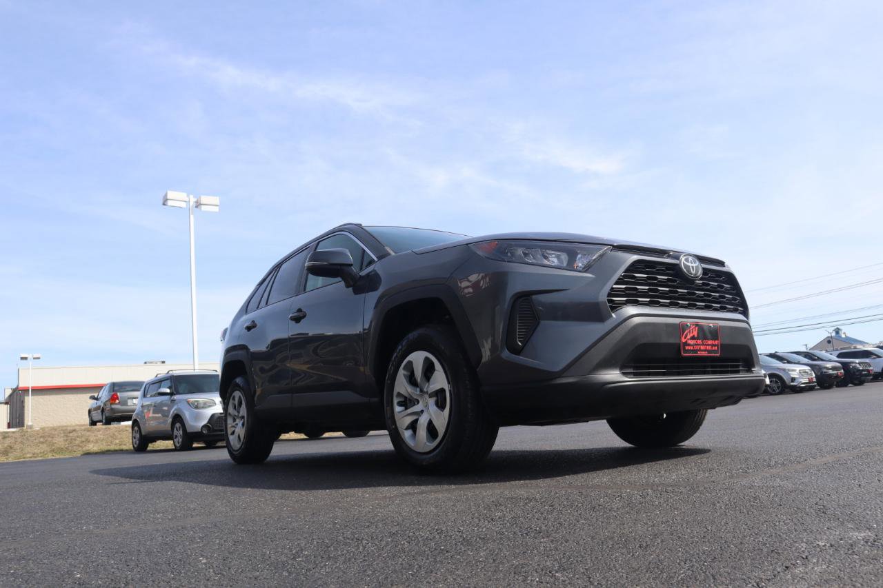 Used 2019 Toyota RAV4 LE w/ All Weather Liner Package AWD/4WD image 19