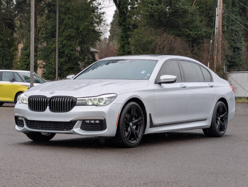 Used 2019 BMW 740i w/ Executive Package image 9