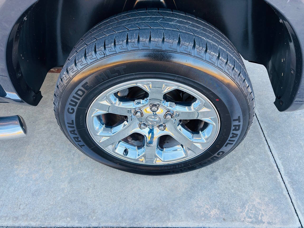 Used 2017 RAM 1500 Laramie w/ Convenience Group AWD/4WD image 9