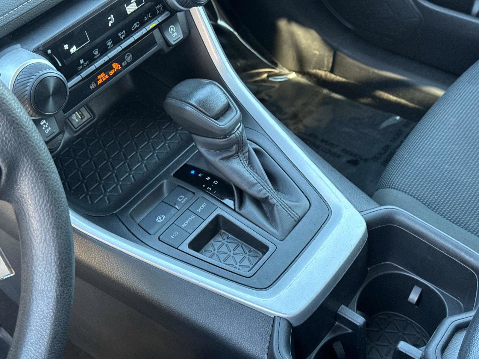 Used 2024 Toyota RAV4 LE image 27