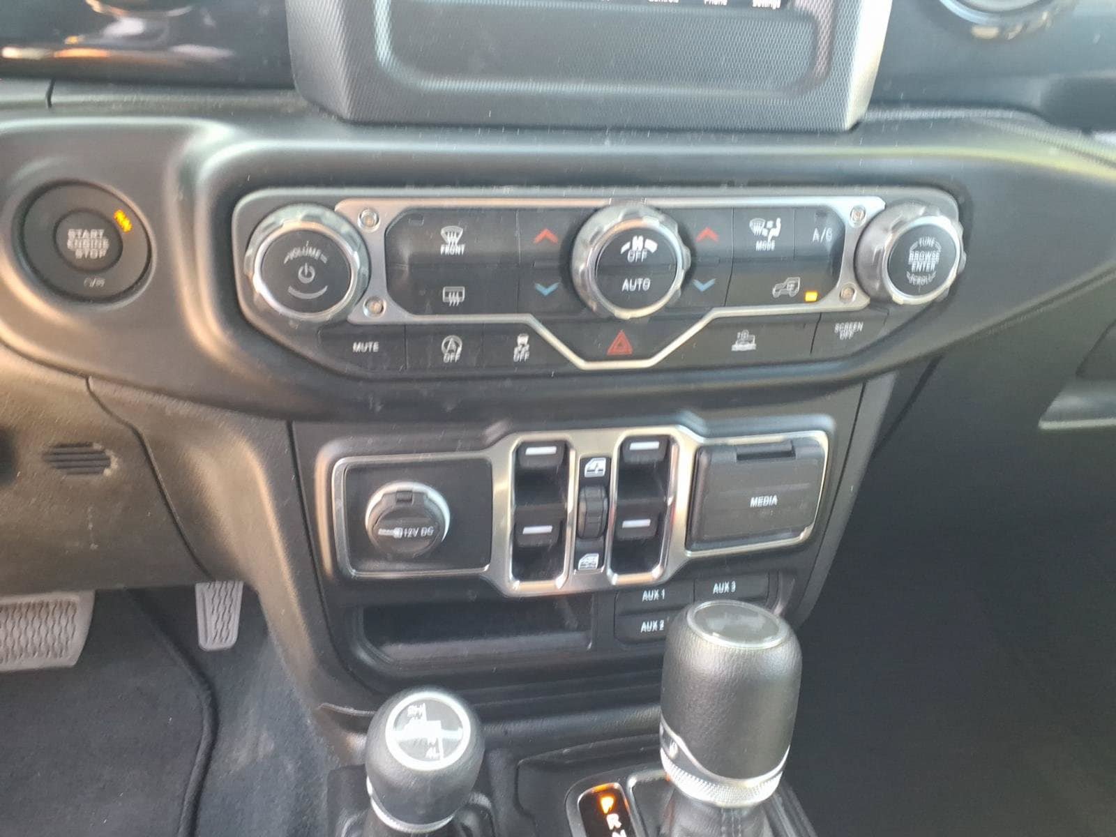 Used 2022 Jeep Wrangler Unlimited Sport AWD/4WD image 20