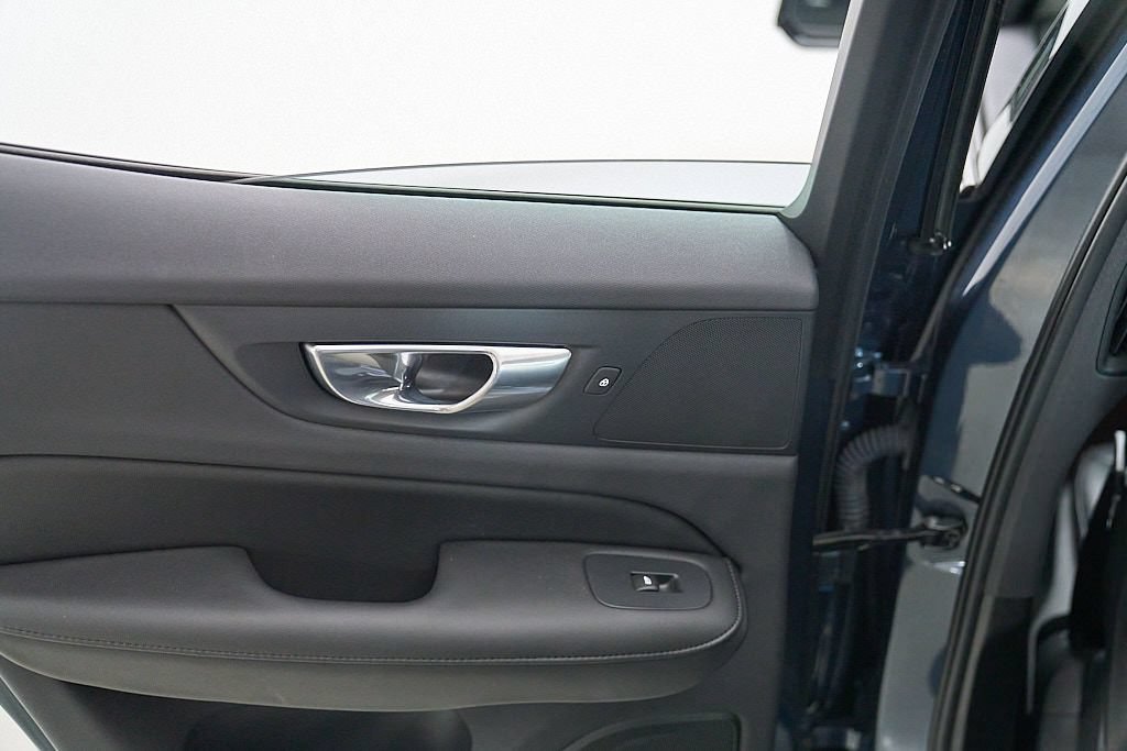 Certified 2024 Volvo S60 B5 Plus AWD/4WD image 19