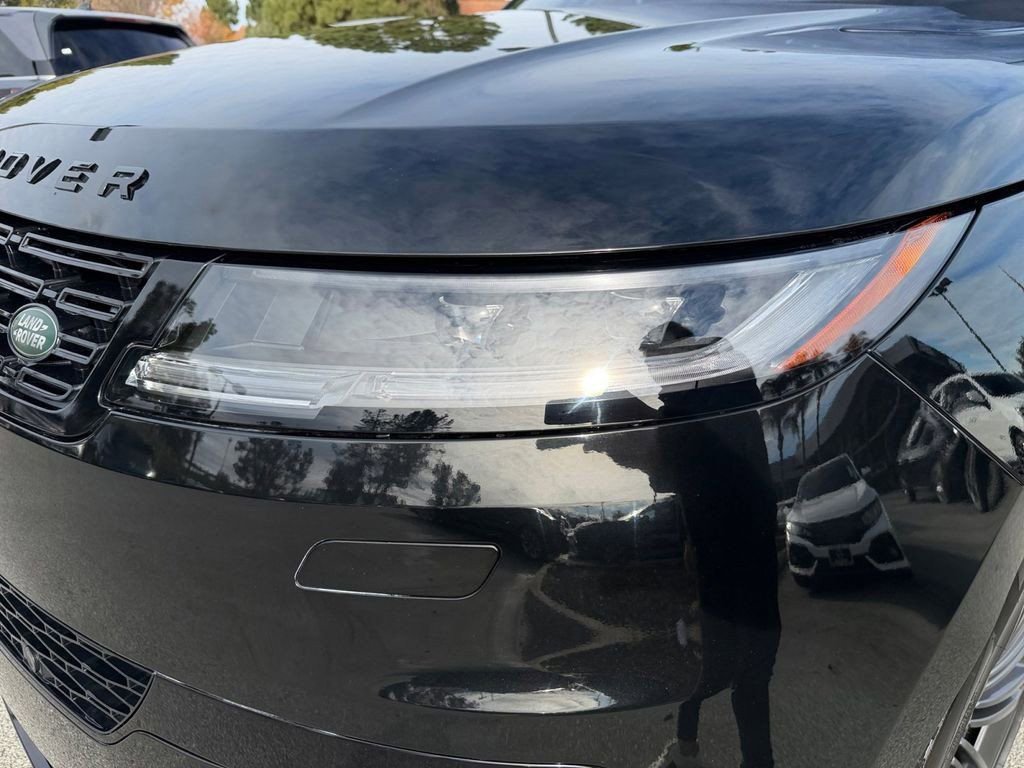 Used 2023 Land Rover Range Rover Sport SE Dynamic image 32