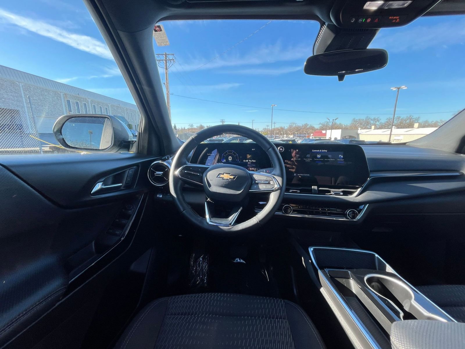 Used 2025 Chevrolet Equinox LT image 33