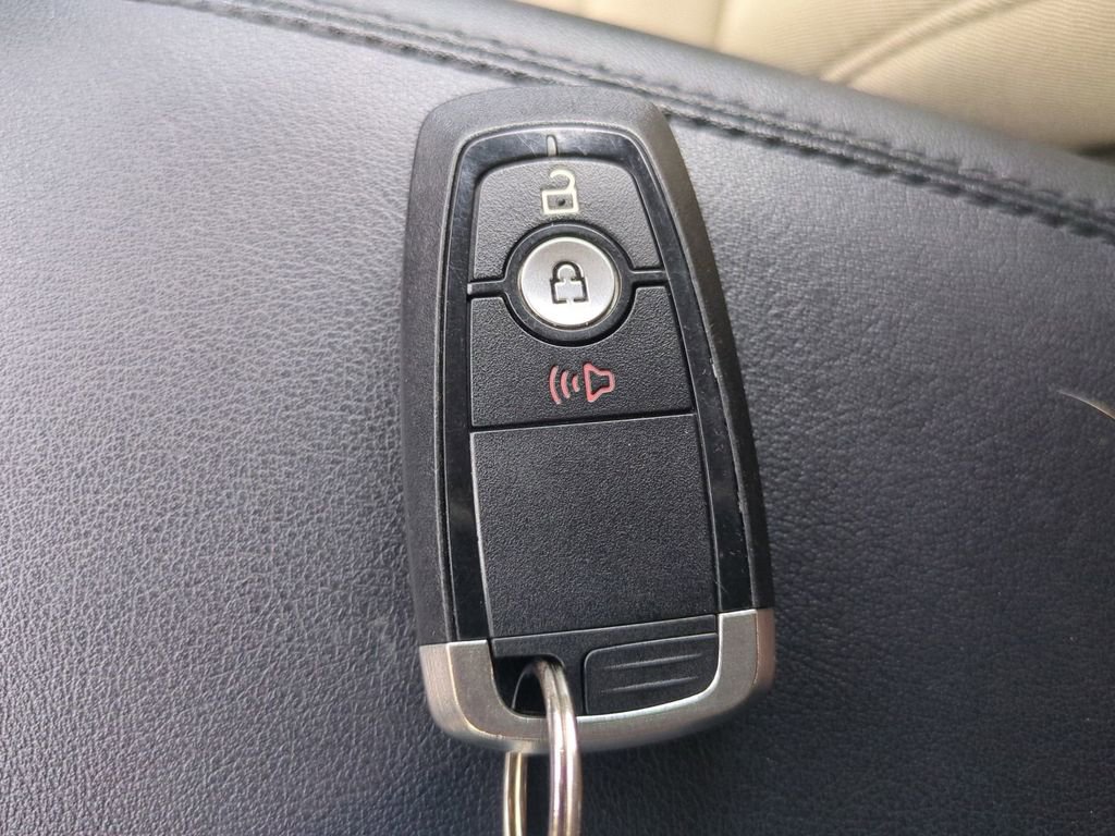 Used 2021 Ford Edge SE FWD image 36