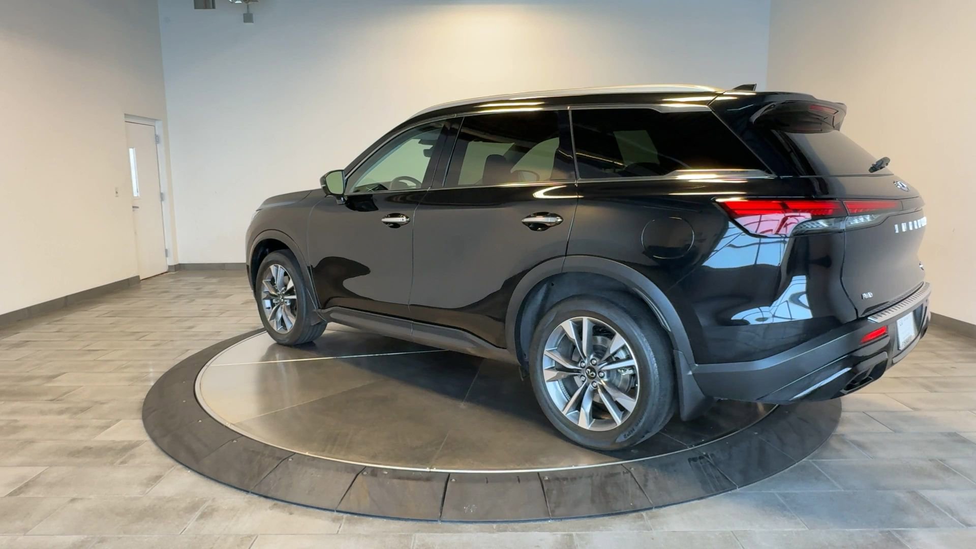 Certified 2023 INFINITI QX60 Luxe w/ Cargo Package AWD/4WD image 6