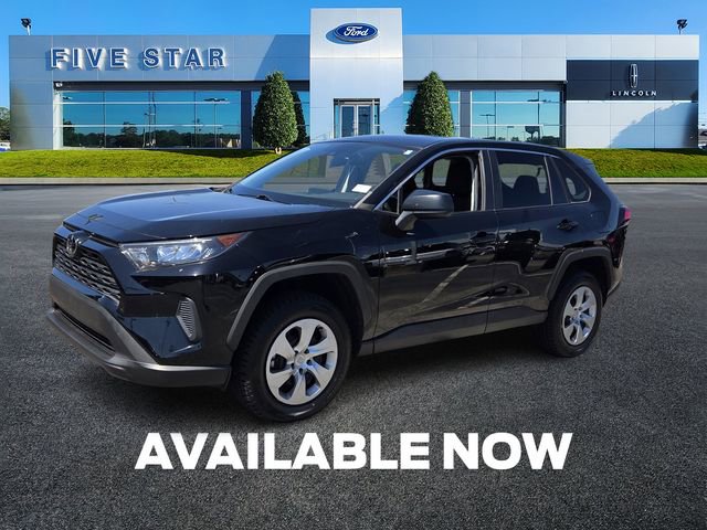 Used 2022 Toyota RAV4 LE image 3