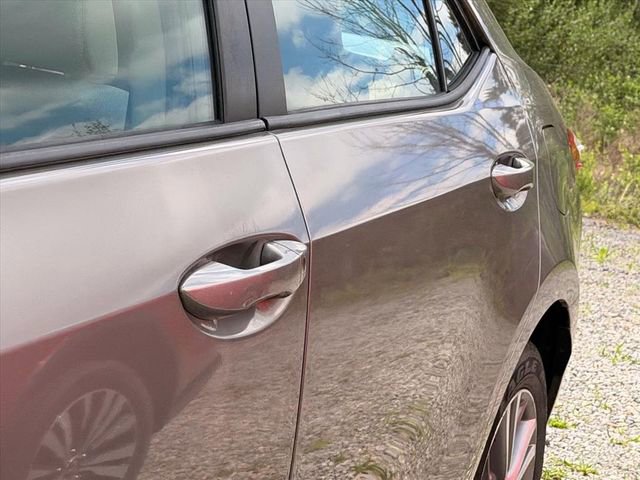 Used 2015 Toyota Corolla LE FWD image 7