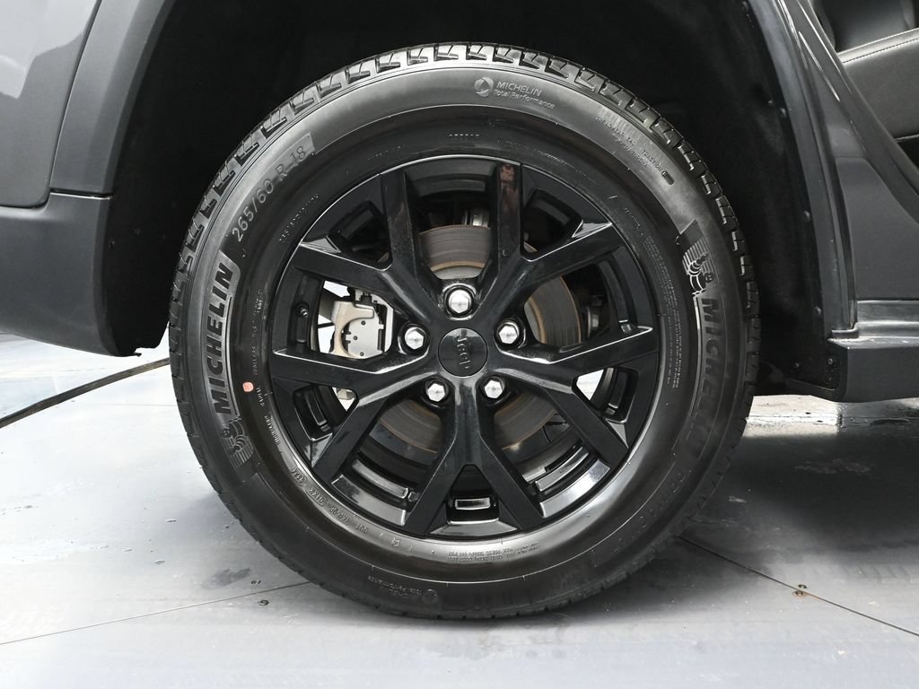 Used 2024 Jeep Grand Cherokee Altitude AWD/4WD image 11