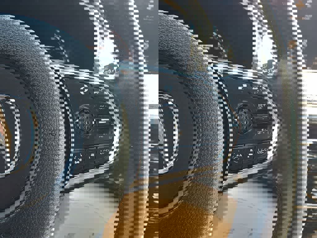 Used 2023 Acura MDX SH-AWD image 18