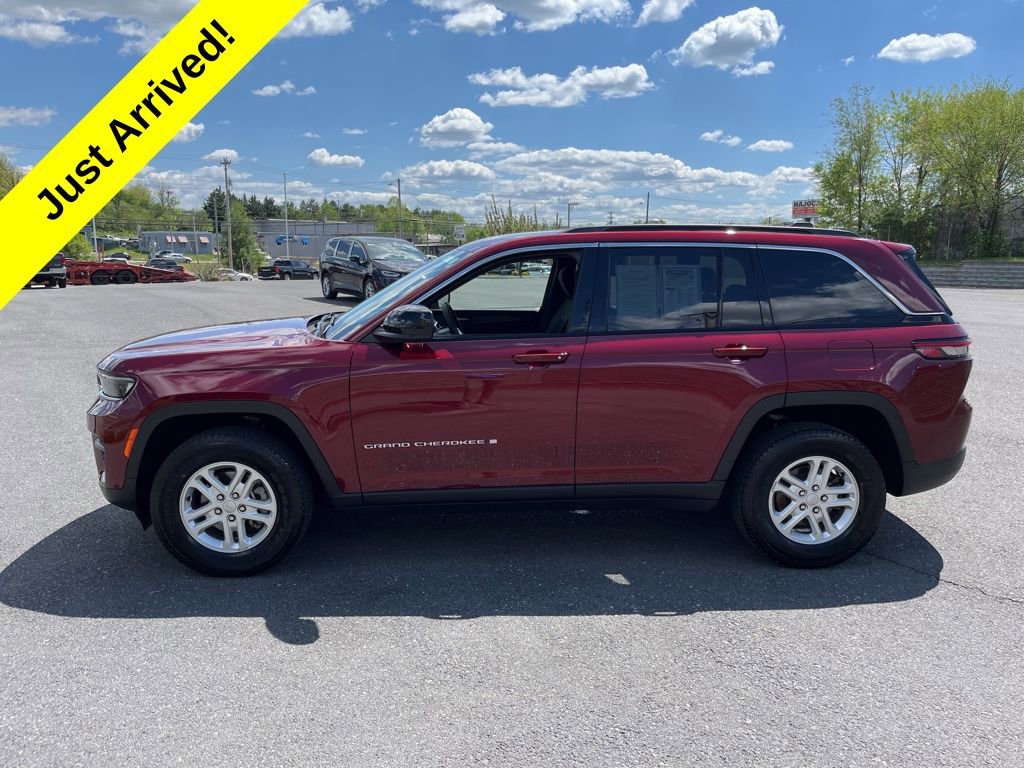 Used 2024 Jeep Grand Cherokee Laredo w/ Trailer Tow Package image 6