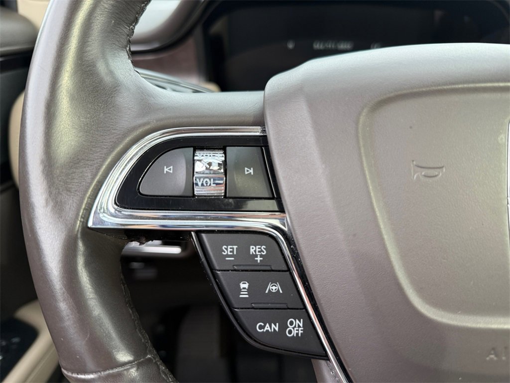 Used 2022 Lincoln Nautilus Reserve w/ Equipment Group 201A image 21