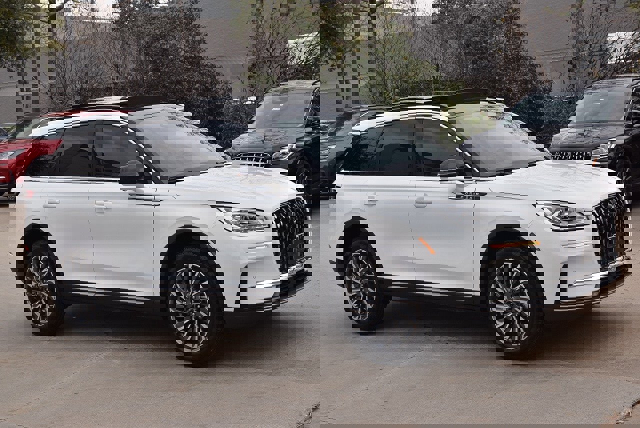 Certified 2025 Lincoln Corsair Reserve image 5