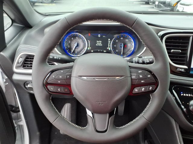 New 2027 Chrysler Pacifica Limited w/ S Appearance Package AWD/4WD image 11
