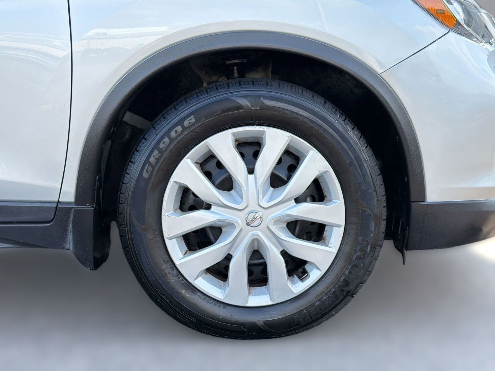 Used 2020 Nissan Rogue S FWD image 12