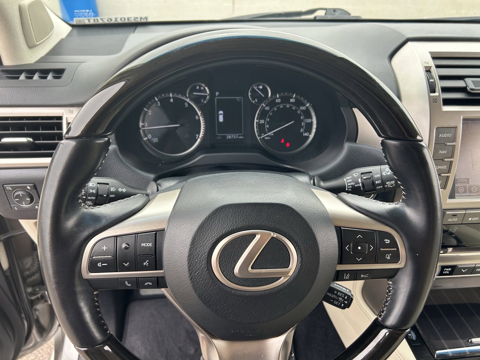 Used 2021 Lexus GX 460 Premium w/ Premium Package image 13