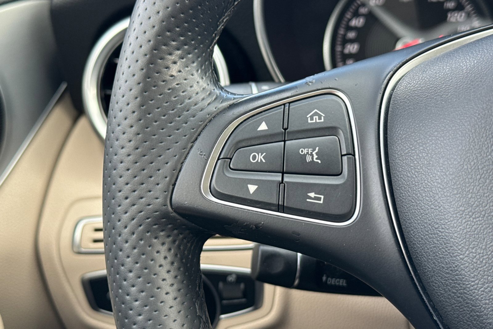 Used 2016 Mercedes-Benz C 300 4MATIC Sedan image 34