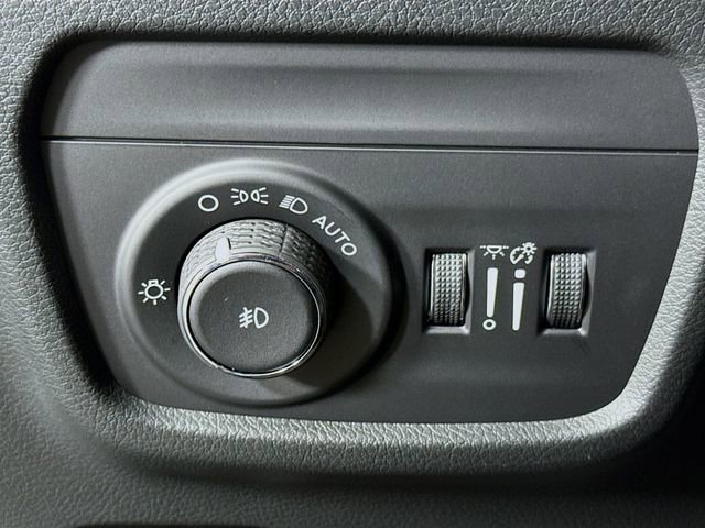 New 2025 Jeep Grand Cherokee L Overland w/ Luxury Tech Group IV image 10