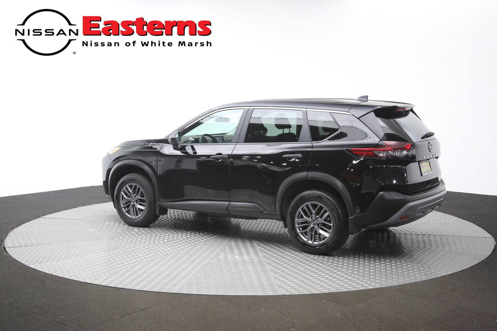 Used 2023 Nissan Rogue S AWD/4WD image 57