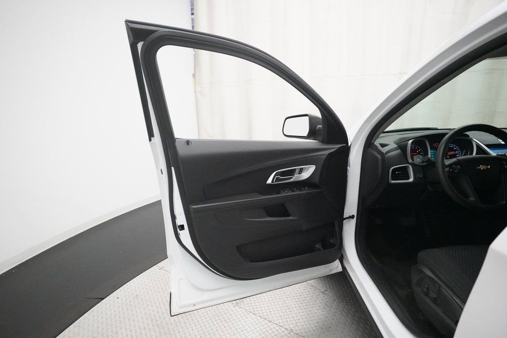 Used 2015 Chevrolet Equinox LS image 26