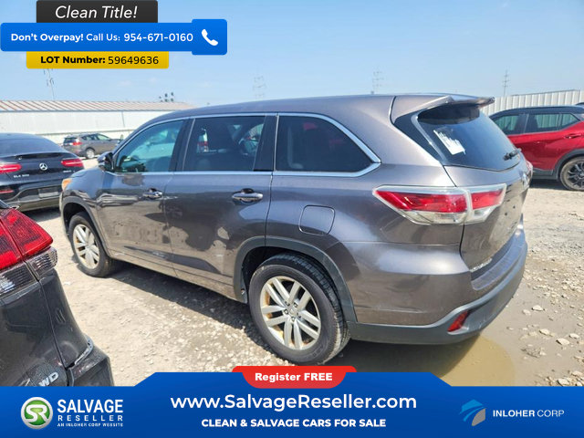 Used 2014 Toyota Highlander LE FWD image 3