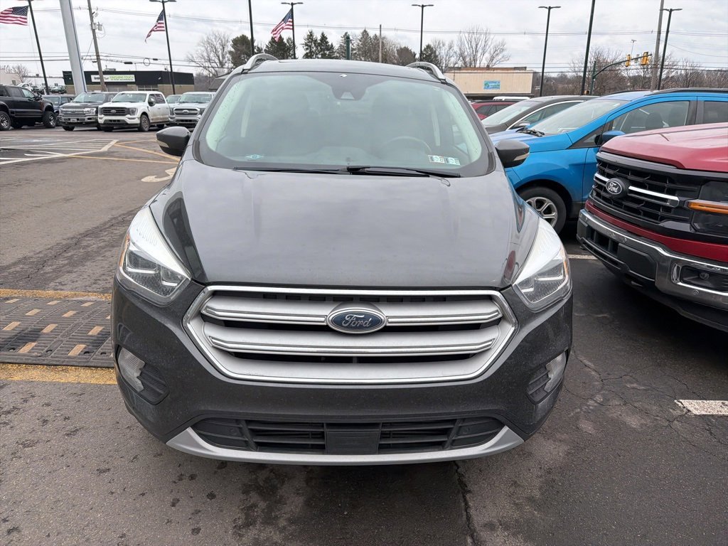 Used 2019 Ford Escape Titanium image 2