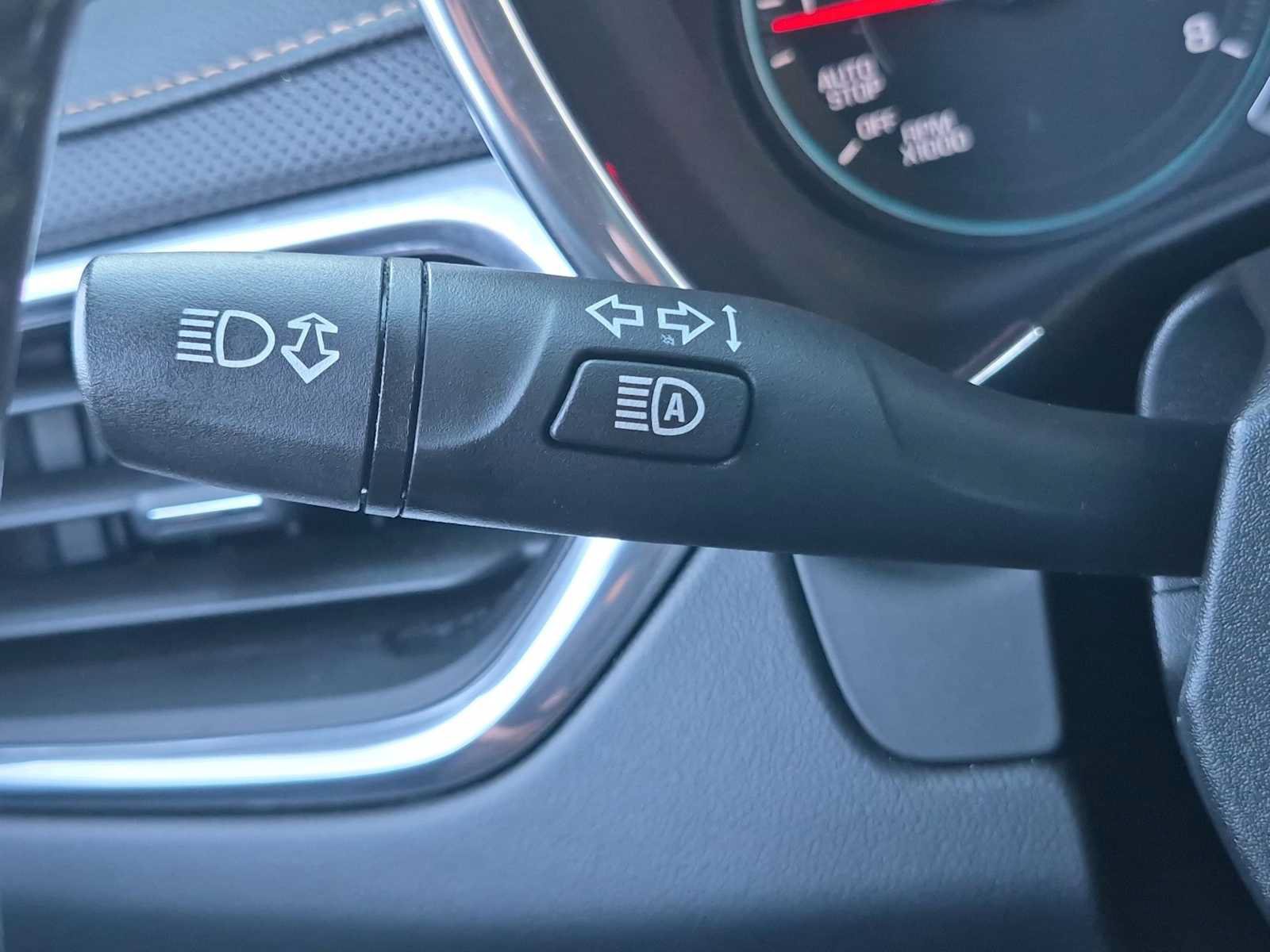 Used 2020 Chevrolet Equinox Premier AWD/4WD image 26