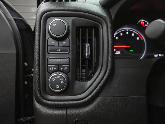 Used 2022 Chevrolet Silverado 2500 Custom w/ Custom Convenience Package AWD/4WD image 27