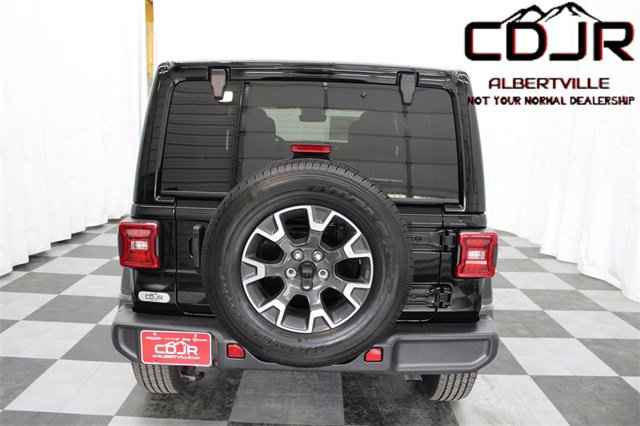 Used 2024 Jeep Wrangler Sahara w/ Technology Group image 8