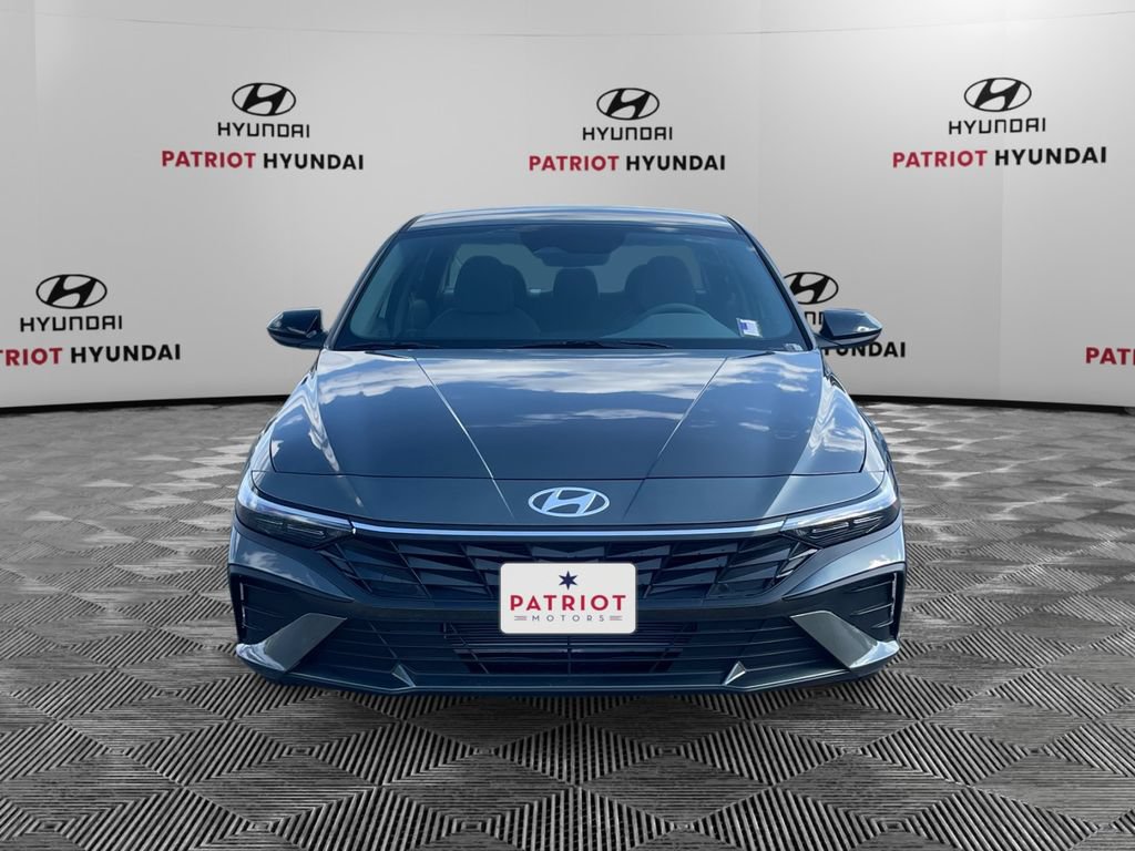 Used 2026 Hyundai Elantra Sport FWD image 8